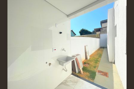 Casa à venda com 130m², 3 quartos e 2 vagasÁrea de serviço