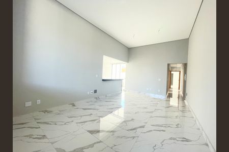 Casa à venda com 130m², 3 quartos e 2 vagasSala