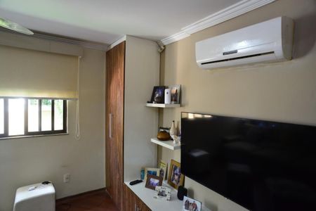 Casa à venda com 350m², 4 quartos e 2 vagasSala