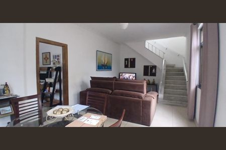 Casa à venda com 3 quartos, 128m² em Olaria, Rio de Janeiro
