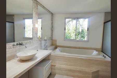 Casa à venda com 5 quartos, 420m² em Vargem Grande, Rio de Janeiro