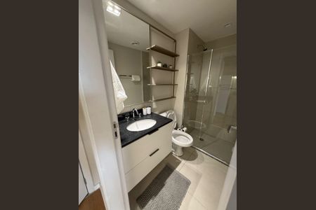 Banheiro de apartamento à venda com 1 quarto, 27m² em Jardim das Acacias, São Paulo