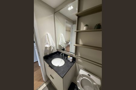 Banheiro de apartamento à venda com 1 quarto, 27m² em Jardim das Acacias, São Paulo