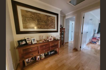 Casa à venda com 260m², 3 quartos e 4 vagasCorredor