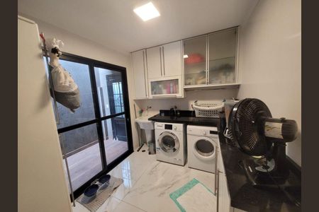 Casa à venda com 260m², 3 quartos e 4 vagasÁrea de Serviço