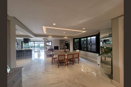 Sala de casa à venda com 3 quartos, 260m² em Residencial Quatro (Alphaville), Santana de Parnaíba