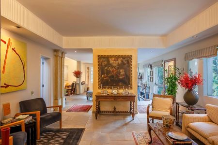 Casa à venda com 4 quartos, 390m² em Pacaembu, São Paulo
