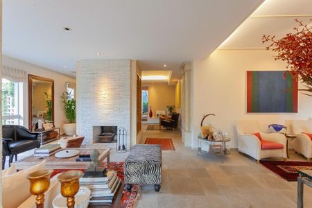 Casa à venda com 4 quartos, 390m² em Pacaembu, São Paulo