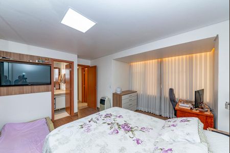 Apartamento à venda com 81m², 2 quartos e 3 vagas Apartamento à venda com 81m², 2 quartos e 3 vagasSuíte