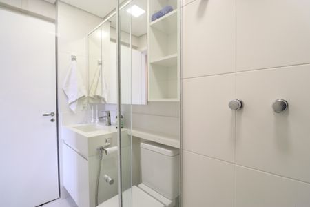 Apartamento à venda com 83m², 2 quartos e 2 vagasBanheiro da Suíte