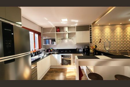 Casa para alugar com 180m², 3 quartos e 2 vagas Casa para alugar com 180m², 3 quartos e 2 vagasCozinha