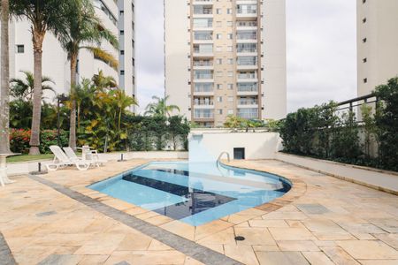 Apartamento à venda com 94m², 2 quartos e 1 vaga Apartamento à venda com 94m², 2 quartos e 1 vagaÁrea comum - Piscina
