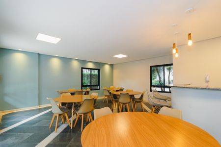 Apartamento à venda com 94m², 2 quartos e 1 vaga Apartamento à venda com 94m², 2 quartos e 1 vagaÁrea comum - Salão de festas