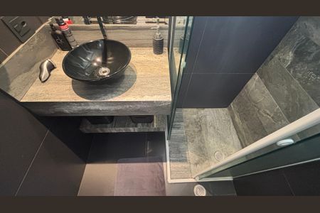 Apartamento à venda com 97m², 2 quartos e 3 vagasBanheiro Social