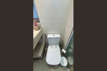 Apartamento à venda com 97m², 2 quartos e 3 vagasBanheiro da Suíte