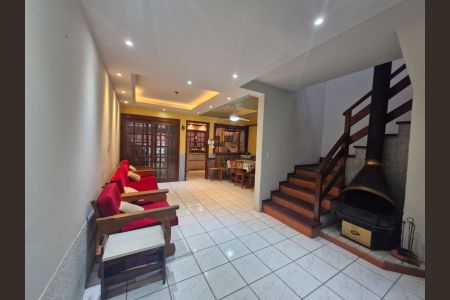 Sala de casa para alugar com 4 quartos, 137m² em Serraria, Porto Alegre