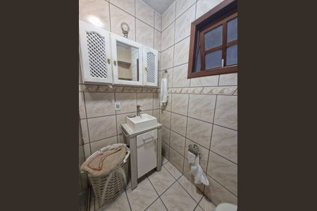 Banheiro 2 de casa para alugar com 4 quartos, 137m² em Serraria, Porto Alegre