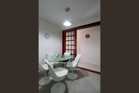 Apartamento à venda com 360m², 4 quartos e 2 vagas Apartamento à venda com 360m², 4 quartos e 2 vagasCozinha