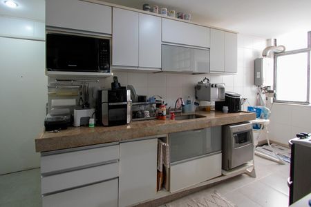 Apartamento à venda com 360m², 4 quartos e 2 vagas Apartamento à venda com 360m², 4 quartos e 2 vagasCozinha