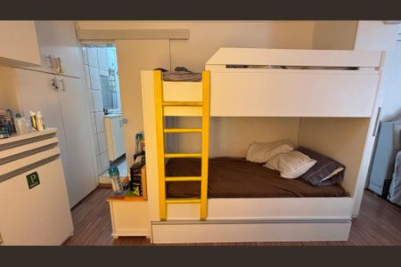 Quarto de apartamento à venda com 1 quarto, 65m² em Vila Lea, Santo André