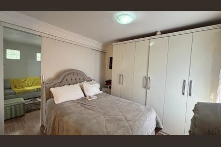 Quarto de apartamento à venda com 1 quarto, 65m² em Vila Lea, Santo André