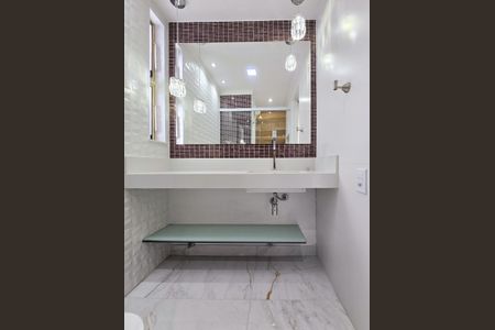 Apartamento à venda com 68m², 3 quartos e 1 vaga Apartamento à venda com 68m², 3 quartos e 1 vagaBanheiro Social