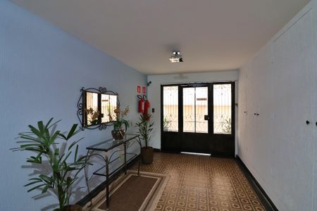 Apartamento à venda com 96m², 2 quartos e 1 vagaHall de entrada