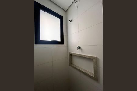 Banheiro de kitnet/studio para alugar com 1 quarto, 43m² em Centro, Campinas