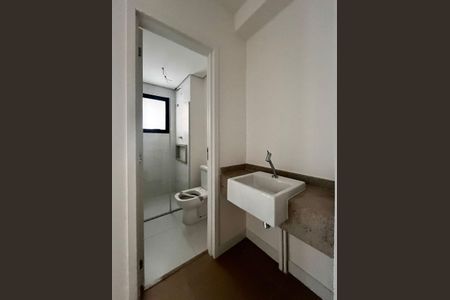 Banheiro de kitnet/studio para alugar com 1 quarto, 43m² em Centro, Campinas