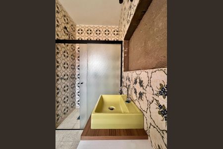 Casa à venda com 500m², 5 quartos e 2 vagas Casa à venda com 500m², 5 quartos e 2 vagasBanheiro da Suíte 1