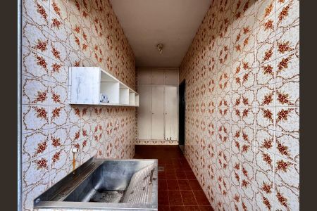 Casa à venda com 500m², 5 quartos e 2 vagas Casa à venda com 500m², 5 quartos e 2 vagasÁrea de Serviço