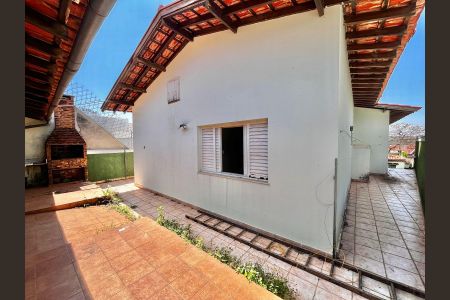 Casa à venda com 500m², 5 quartos e 2 vagas Casa à venda com 500m², 5 quartos e 2 vagasQuintal