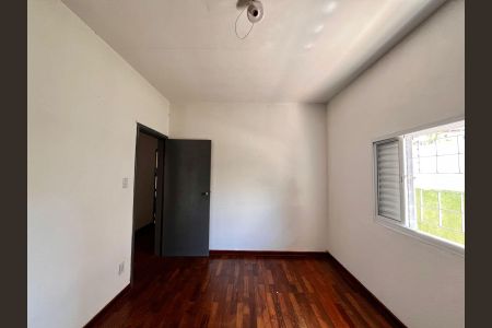 Casa à venda com 500m², 5 quartos e 2 vagas Casa à venda com 500m², 5 quartos e 2 vagasQuarto 1