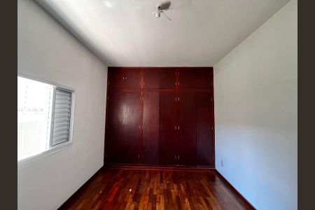 Casa à venda com 500m², 5 quartos e 2 vagas Casa à venda com 500m², 5 quartos e 2 vagasQuarto 1
