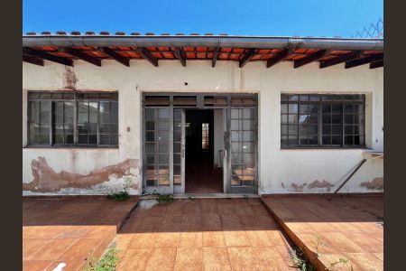 Casa à venda com 500m², 5 quartos e 2 vagas Casa à venda com 500m², 5 quartos e 2 vagasEspaço de festas