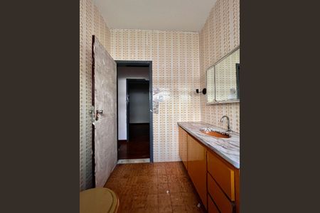 Casa à venda com 500m², 5 quartos e 2 vagas Casa à venda com 500m², 5 quartos e 2 vagasBanheiro