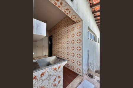 Casa à venda com 500m², 5 quartos e 2 vagas Casa à venda com 500m², 5 quartos e 2 vagasÁrea de Serviço