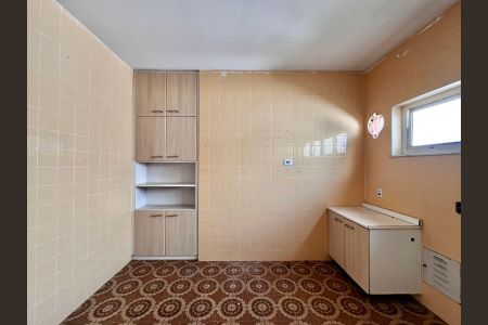 Casa à venda com 500m², 5 quartos e 2 vagas Casa à venda com 500m², 5 quartos e 2 vagasCozinha