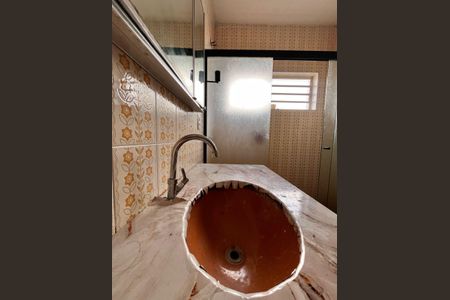 Casa à venda com 500m², 5 quartos e 2 vagas Casa à venda com 500m², 5 quartos e 2 vagasBanheiro