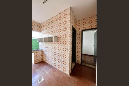 Casa à venda com 500m², 5 quartos e 2 vagas Casa à venda com 500m², 5 quartos e 2 vagasÁrea de Serviço