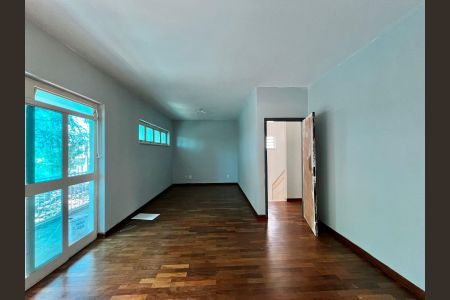 Sala 1 de casa para alugar com 5 quartos, 500m² em Parque São Quirino, Campinas