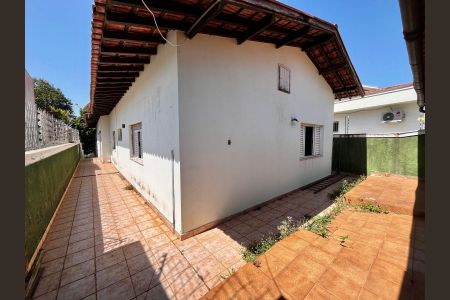 Casa à venda com 500m², 5 quartos e 2 vagas Casa à venda com 500m², 5 quartos e 2 vagasQuintal