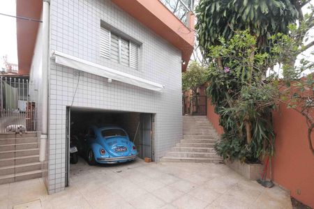 Casa à venda com 230m², 2 quartos e 3 vagas Casa à venda com 230m², 2 quartos e 3 vagasÁrea Externa