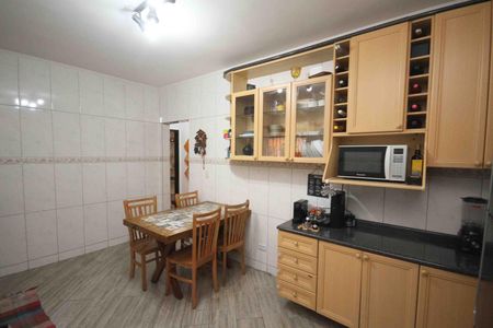 Casa à venda com 230m², 2 quartos e 3 vagas Casa à venda com 230m², 2 quartos e 3 vagasCozinha