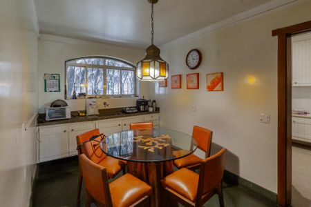 Casa à venda com 450m², 4 quartos e 5 vagas Casa à venda com 450m², 4 quartos e 5 vagasCopa