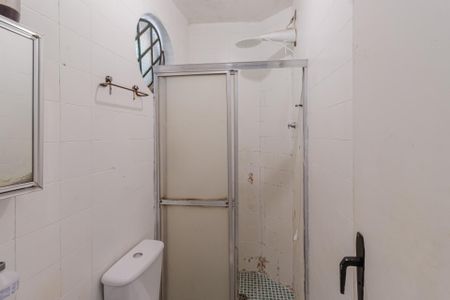 Casa à venda com 450m², 4 quartos e 5 vagas Casa à venda com 450m², 4 quartos e 5 vagasBanheiro de serviço