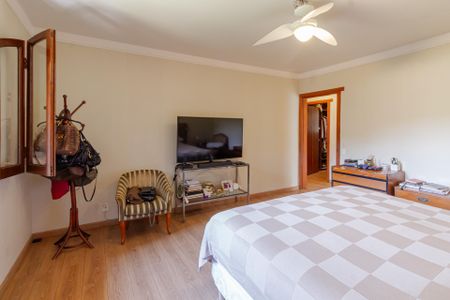 Casa à venda com 450m², 4 quartos e 5 vagas Casa à venda com 450m², 4 quartos e 5 vagasSuíte 3