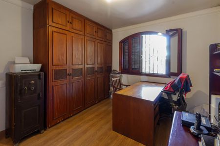 Casa à venda com 450m², 4 quartos e 5 vagas Casa à venda com 450m², 4 quartos e 5 vagasSuíte 1