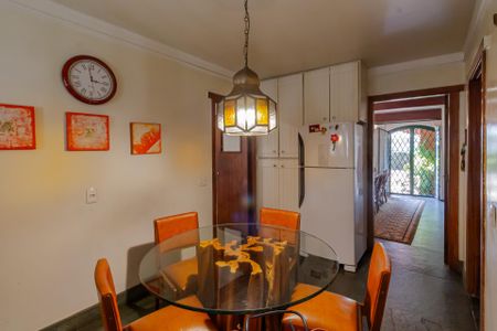 Casa à venda com 450m², 4 quartos e 5 vagas Casa à venda com 450m², 4 quartos e 5 vagasCopa