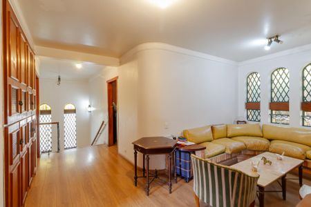 Casa à venda com 450m², 4 quartos e 5 vagas Casa à venda com 450m², 4 quartos e 5 vagasSala de Tv